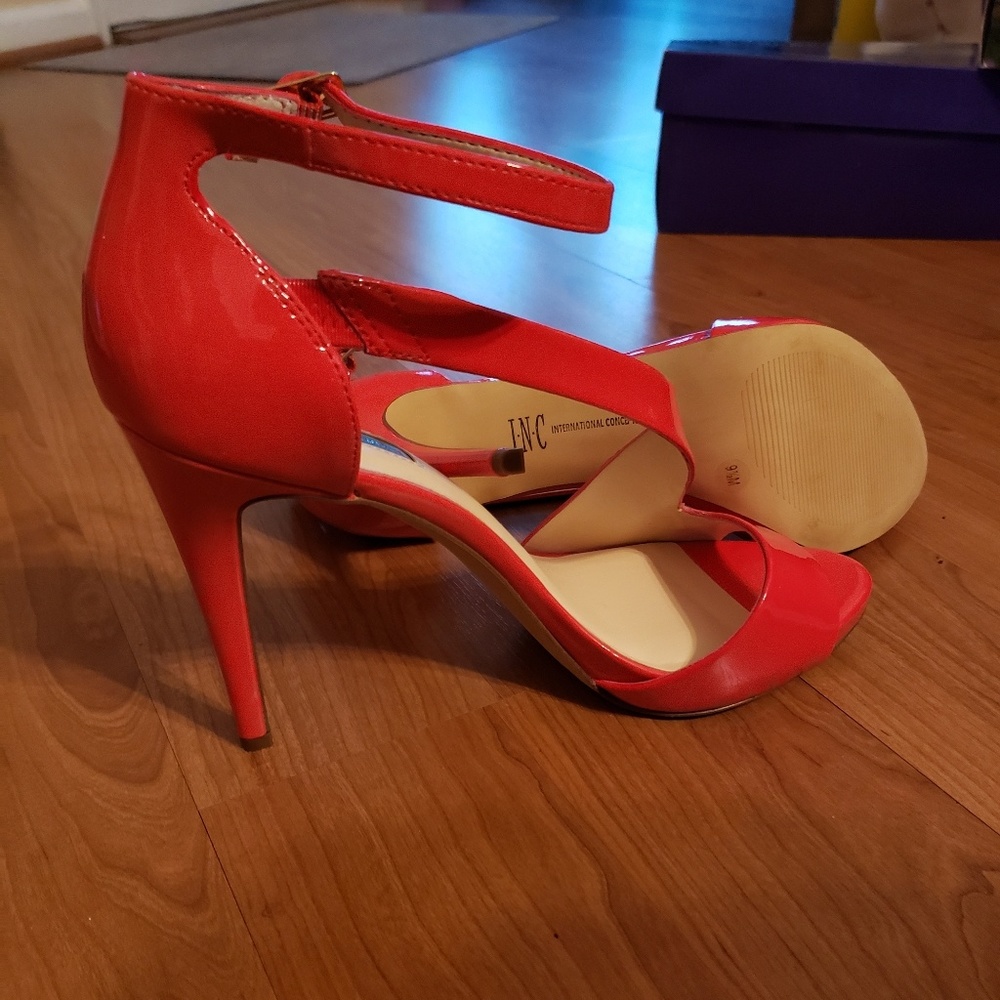 Shoes - Picture 4 of 7